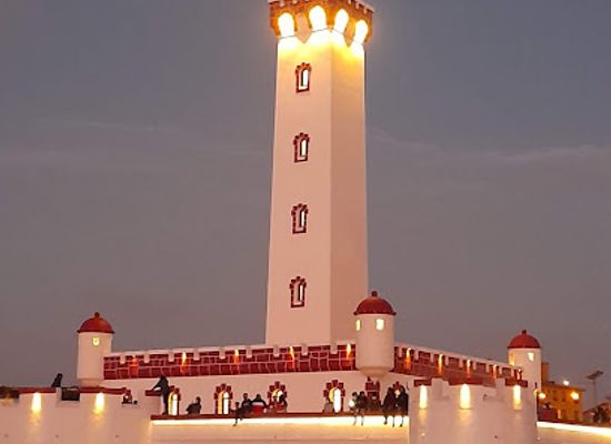 chile/coquimbo-region/landmark/playa-el-faro