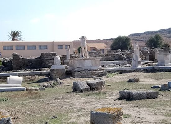 greece/mykonos/landmark/minoan-fountain