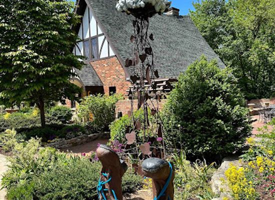 wisconsin/sheboygan/landmark/bookworm-gardens
