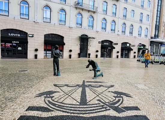 portugal/alentejo/landmark/pavers-monument