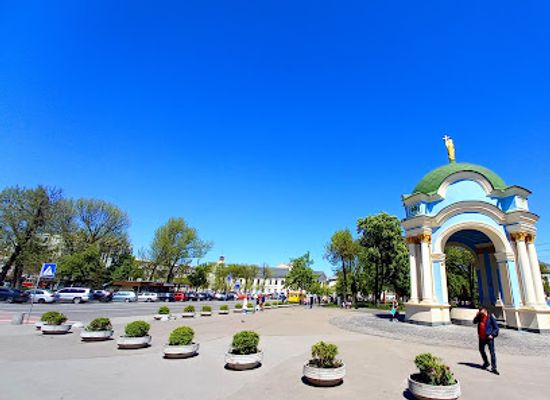 ukraine/kyiv/podil/landmark/kontraktova-square