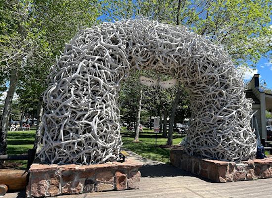 wyoming/teton-county/landmark/elk-antler-arch