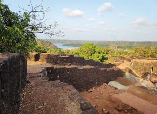 india/konkan-coast/landmark/purnagad-fort