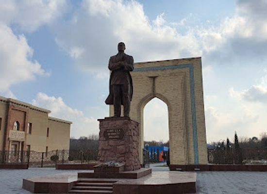 uzbekistan/tashkent/landmark/abdulla-qodiriy-monument