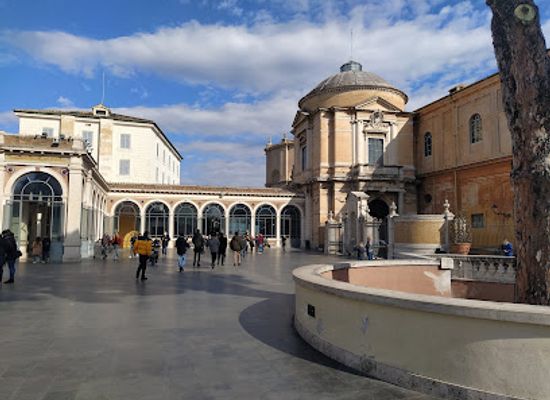 vatican-city/vatican-pinacoteca/landmark/cortile-della-pinacoteca