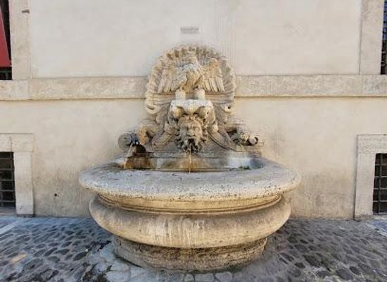 italy/rome/landmark/fontana-del-monte-di-pieta