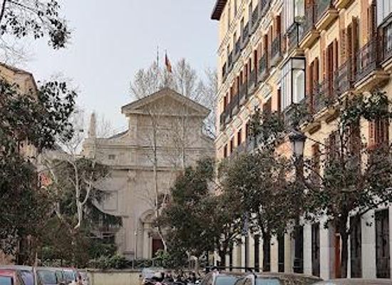 spain/madrid/landmark/palacio-del-senado