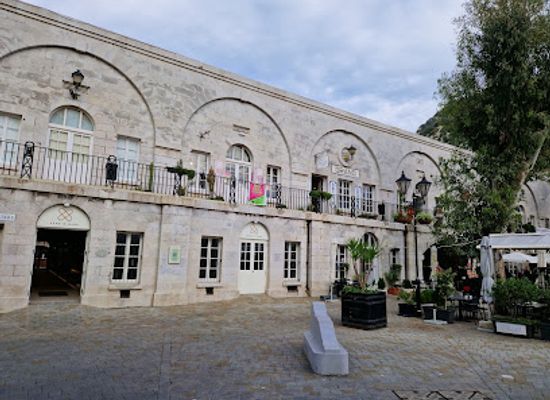 gibraltar/casemates-square/landmark/grand-casemates-barracks