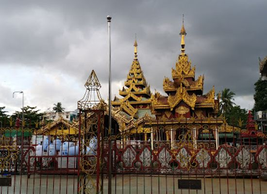 myanmar-burma/yangon/bahan/landmark/kandawgyi-natural-garden