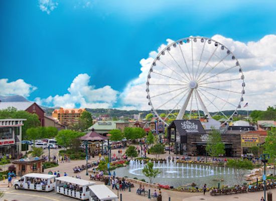 tennessee/pigeon-forge/landmark/the-great-smoky-mountain-wheel