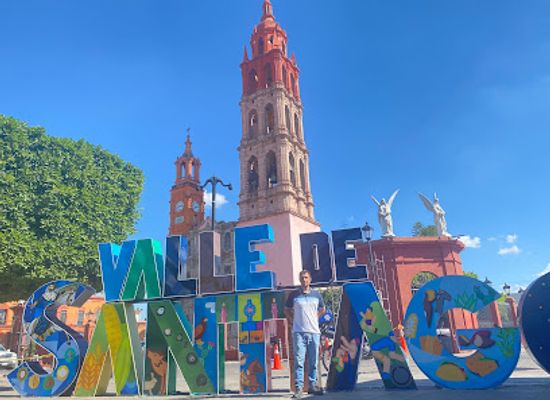 mexico/bajio/landmark/crater-el-rincon-de-parangueo