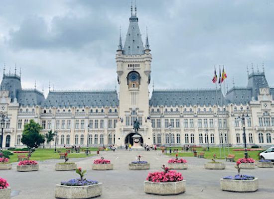 romania/iasi/landmark/the-equestrian-statue-of-stephen-the-great