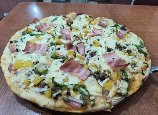ecuador/otavalo/landmark/pizza-soberana