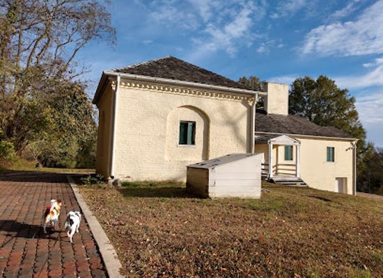 virginia/northern-virginia/landmark/historic-huntley