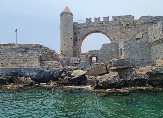 greece/dodecanese/landmark/mandraki-marina-port