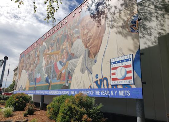 indiana/southern-indiana/landmark/gil-hodges-mural