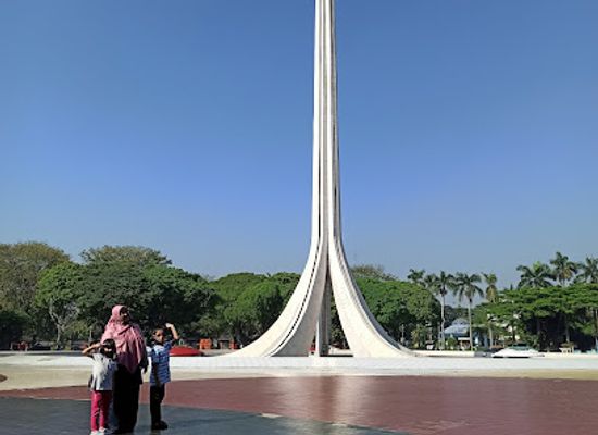 indonesia/jakarta/landmark/pancasila-fire-monument-tmii