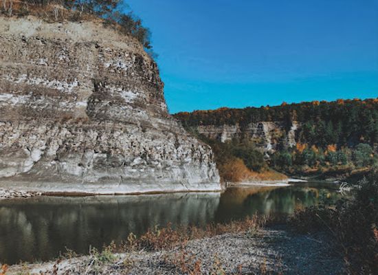 new-york/letchworth-state-park/landmark/finger-lakes-trail-letchworth-l1-access-e-off-road-parking