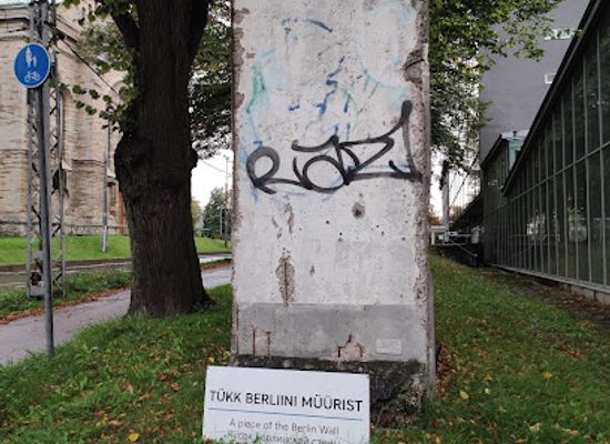 estonia/tallinn/landmark/tukk-berliini-muurist