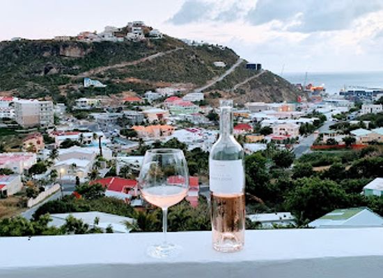 sint-maarten/philipsburg/landmark/dk-gems-international