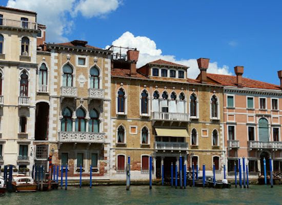 italy/venice/landmark/la-dogaressa-palazzo-venier-contarini
