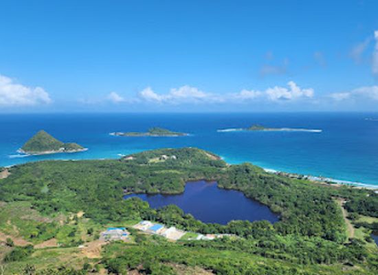 grenada/black-bay-beach/landmark/welcome-stone