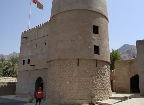 oman/nizwa/landmark/bayt-al-maqham