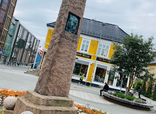 norway/tromso/landmark/tromso-gift-souvenir-shop-as