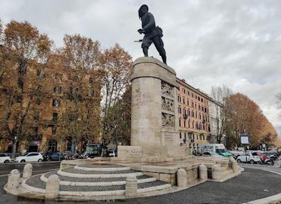 italy/rome/landmark/piazzale-di-porta-pia