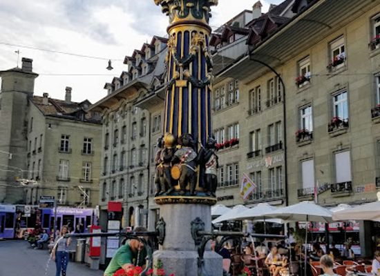 switzerland/emmental/landmark/kindlifresserbrunnen