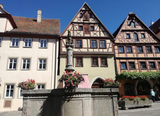 germany/rothenburg-ob-der-tauber/landmark/gallows-gate