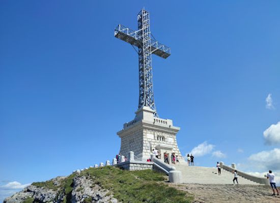 romania/prahova/landmark/heroes-cross-on-caraiman-peak
