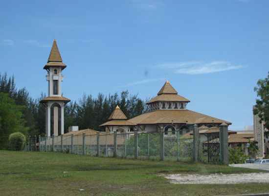 brunei/temburong-district/landmark/university-mosque