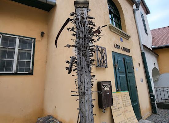 romania/sibiu-area/landmark/the-guilds-tree