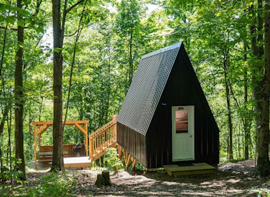 canada/eastern-townships/landmark/station-chene-rouge-glamping-mini-chalets-tentes-safari-et-mariages-en-nature
