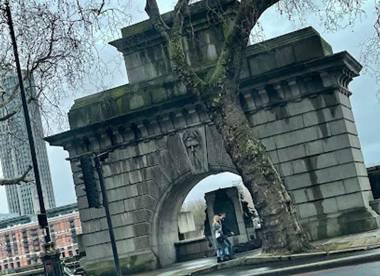 united-kingdom/london/landmark/king-s-reach-commemoration-memorial