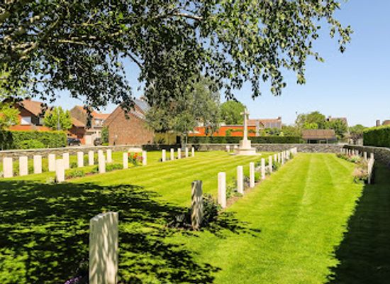 belgium/ypres/landmark/dickebusch-old-military-cemetery