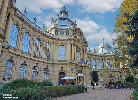 hungary/nyirseg/landmark/vajdahunyad-castle