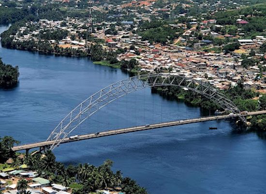 ghana/lake-volta/landmark/adomi-adome-bridge
