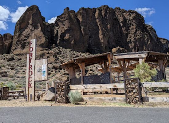 oregon/oregon-coast/landmark/fort-rock-homestead-village-museum
