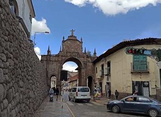 peru/cusco/landmark/arco-de-santa-clara