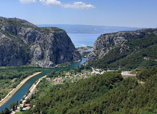 croatia/cetina-river-canyon/landmark/mila-gojsalic