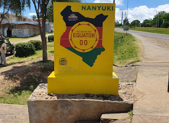 kenya/pokot-region/landmark/equator-marker