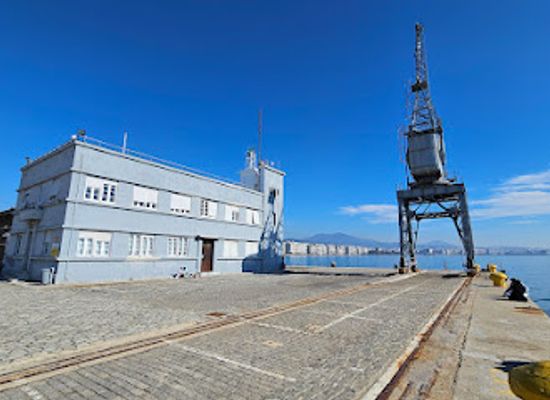 greece/thessaloniki/ladadika/landmark/thessaloniki-port-crane-monument