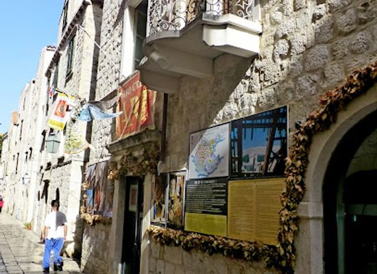 croatia/dubrovnik/old-town/landmark/restored-bombed-balkon-palace