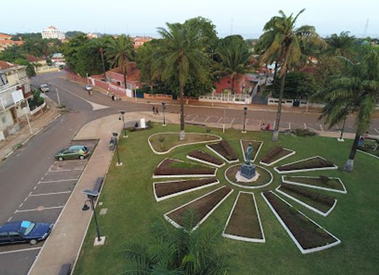 guinea-bissau/rio-geba/landmark/praca-titina-sila