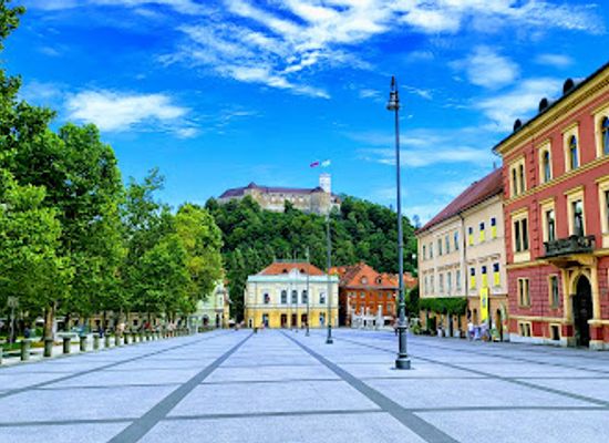slovenia/littoral/landmark/kongresni-trg