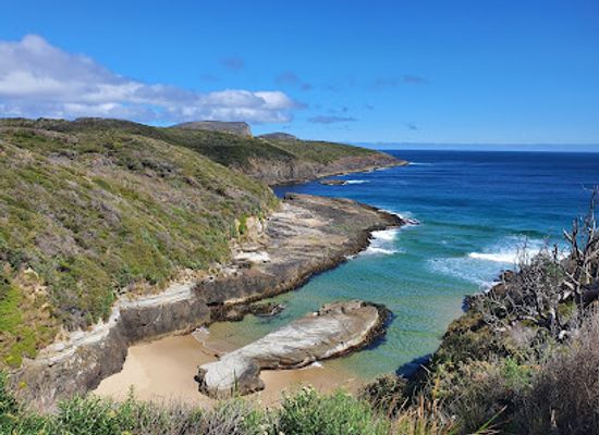 australia/tasman-peninsula/landmark/remarkable-cave