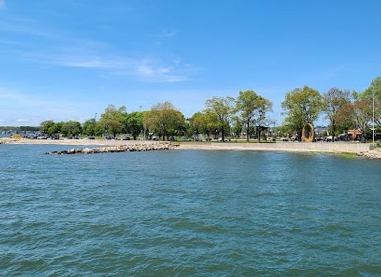 connecticut/norwalk-islands/landmark/calf-pasture-beach
