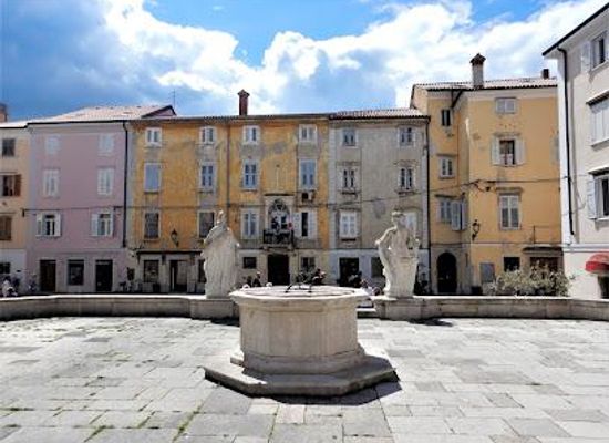 italy/veneto/landmark/trg-1-maja